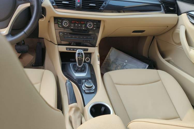 Used BMW X1 2015 sDrive18i Leading Edition