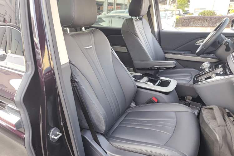 Used Hongqi HQ9 PHEV 2024 2.0T Four-Wheel Drive Business Edition
