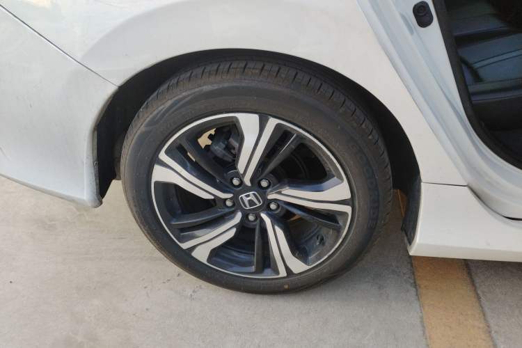 Used Honda Civic 2016 220TURBO CVT Prestige Edition
