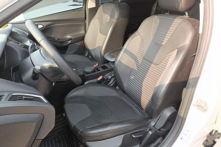 Used Ford Focus 2015 Hatchback EcoBoost 125 Automatic Supreme Style Edition
