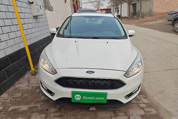 Used Ford Focus 2015 Hatchback EcoBoost 125 Automatic Supreme Style Edition
