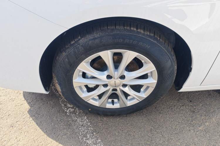 Used Roewe i5 2023 1.5L Manual Comfort Edition
