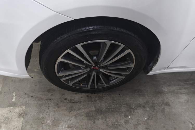 Used Roewe i6 2020 PLUS 1.6L CVT 4G Connected Glory Holographic Edition