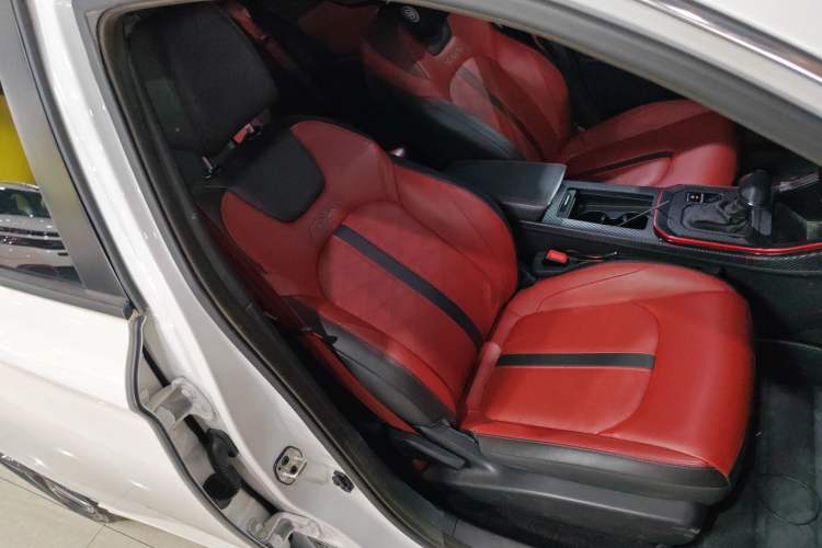 Used Dongfeng Aeolus Yixuan 2021 230T Automatic Zuiying Knight Edition
