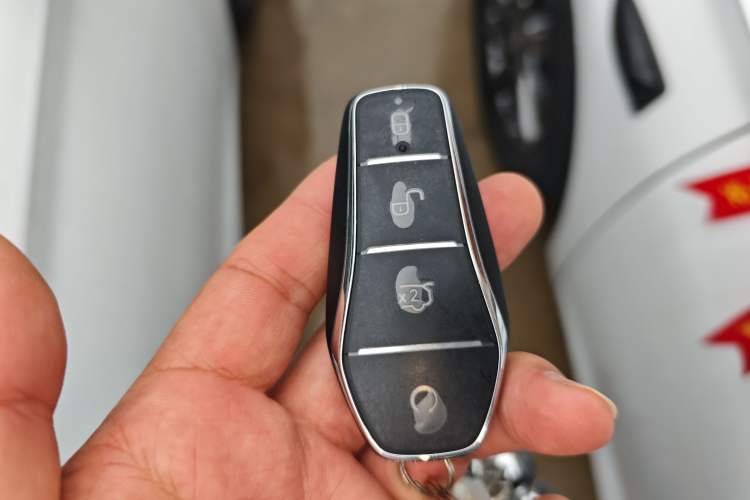 Used BYD Qin L 2025 DM-i Smart Drive 80KM Leading Model
