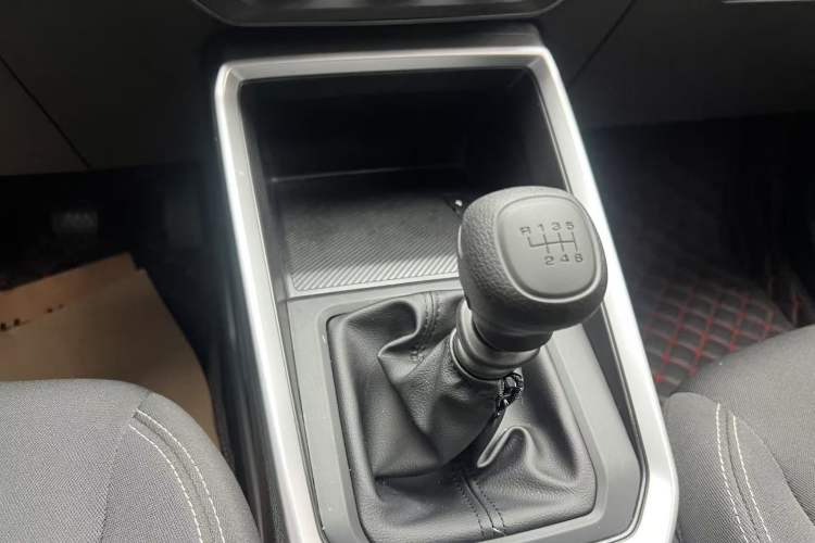 Used Wuling Alvez 2022 1.5L Manual Free-Style Model