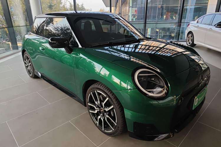 Used  Electric MINI COOPER 2024 452km COOPER SE Racing Driver
