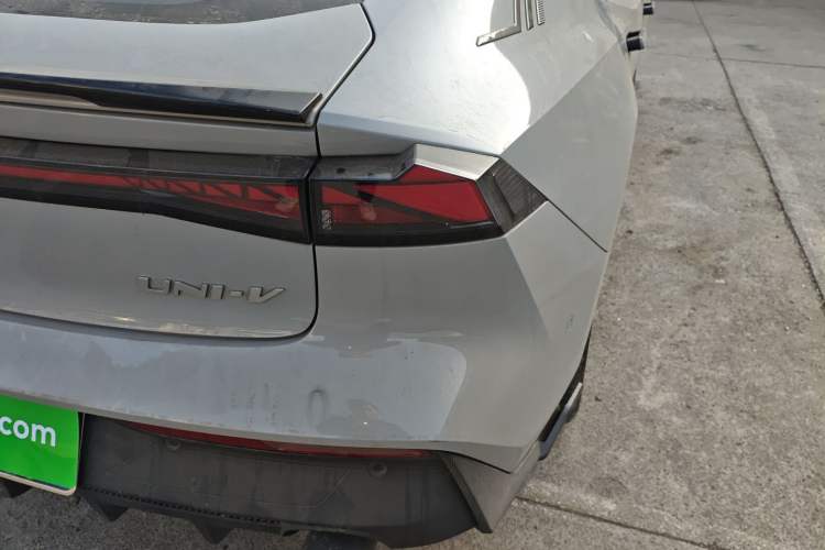 Used Changan UNI-V 2022 1.5T Smart Navigation Version