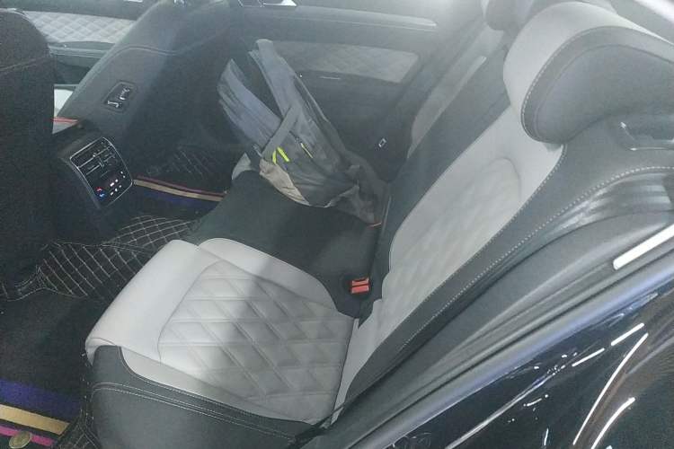 Used Volkswagen Magotan 2023 2 Million Units Limited Edition 280TSI DSG Leading Version