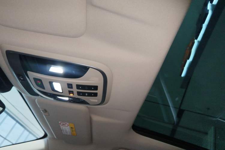 Used Wey VV6 2018 2.0T Four-Wheel Drive Flagship Version China V Standard
