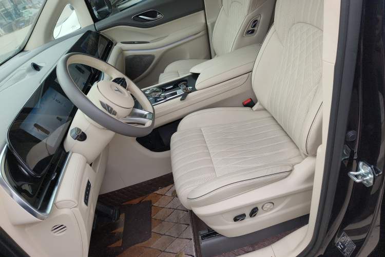 Used VOYAH Dream 2024 PHEV Ultra-Long Range Flagship Edition
