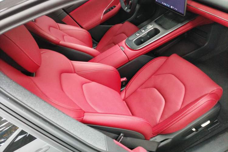 Used  SU7 2024 Rear-Drive Long-Range Intelligent Driving Version
