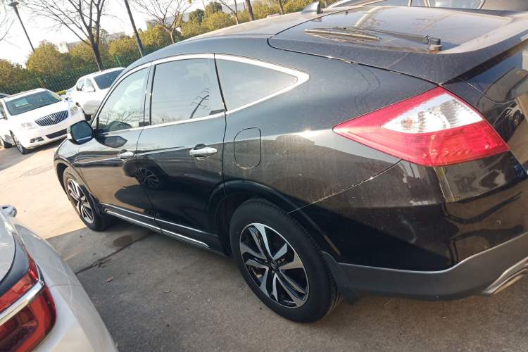 Used Honda Crosstour 2016 2.4L Luxury Edition