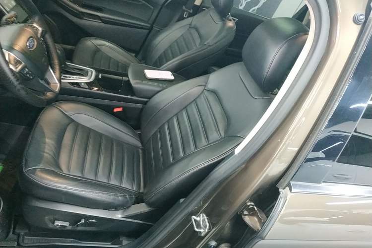 Used Ford Edge 2018 EcoBoost 245 Two-Wheel-Drive Titanium 7-Seater China V Standard