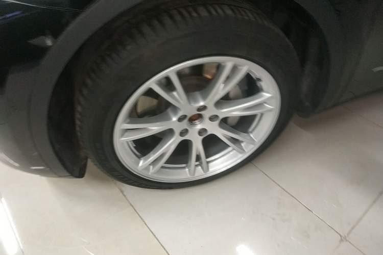 Used Tesla Model Y 2022 Long-Range All-Wheel-Drive Version