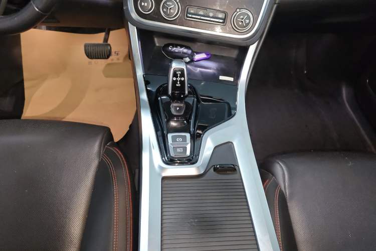 Used Lynk & Co 01 2019 2.0T Two-Wheel Drive Zhaopu Version China VI Standard
