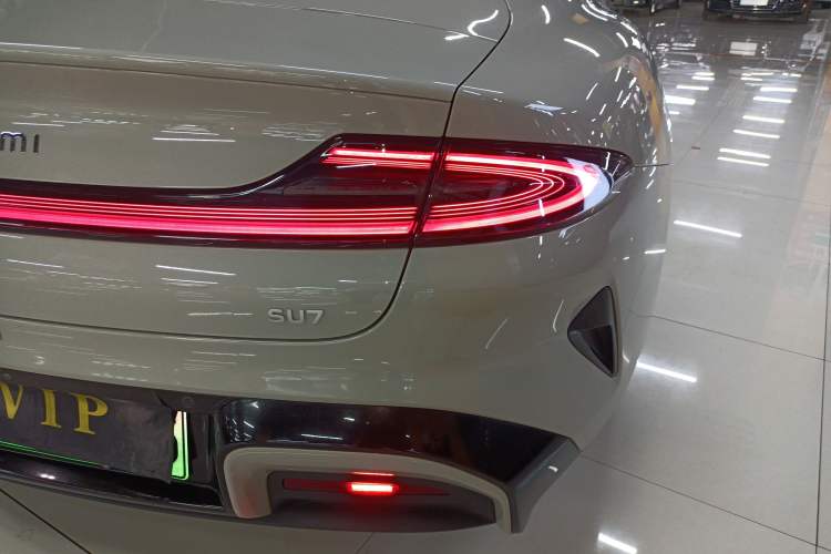 Used Xiaomi Auto SU7 2024 Rear-Drive Long-Range Intelligent Driving Version
