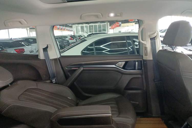 Used Volkswagen Viloran 2020 330TSI Luxury Edition
