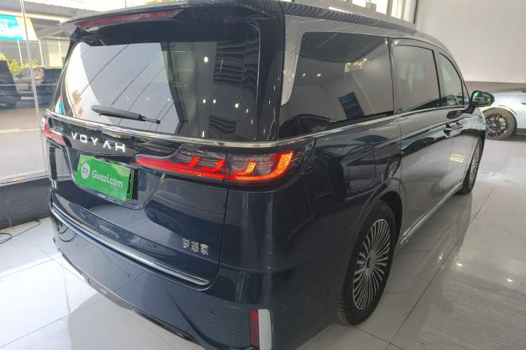 Used VOYAH Dream 2025 PHEV Four-Wheel-Drive Flagship Kunpeng Edition
