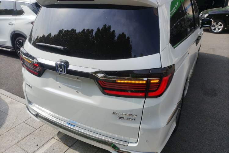 Used Honda Elysion 2022 2.0L eHEV Luxury First Edition