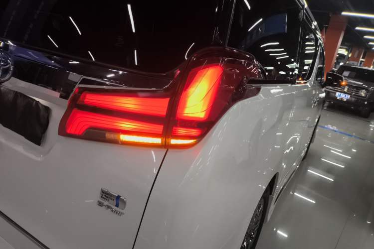 Used Toyota Alphard 2021 Dual-Engine 2.5L Prestige Edition
