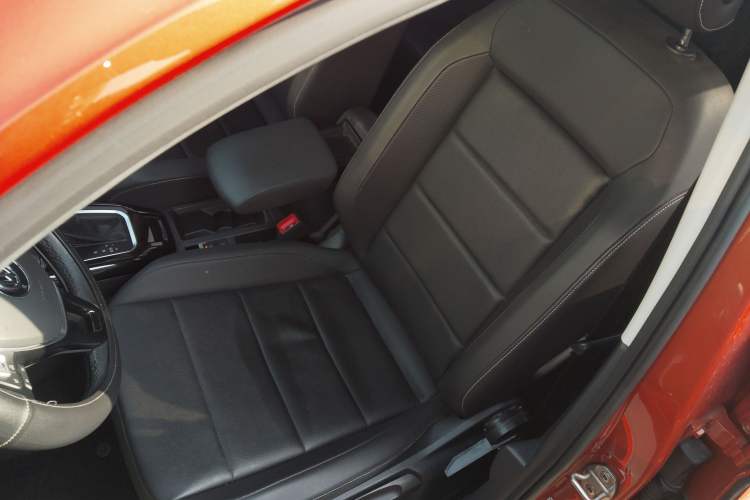 Used Volkswagen T-ROC 2018 280TSI DSG Two-Wheel-Drive Comfort Version China V Standard