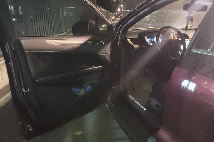 Used Lincoln MKC 2017 2.0T Two-Wheel Drive Deluxe Edition
