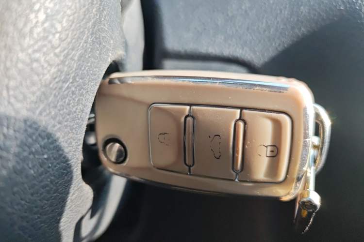 Used Volkswagen Polo 2016 1.6L Automatic Comfort Model
