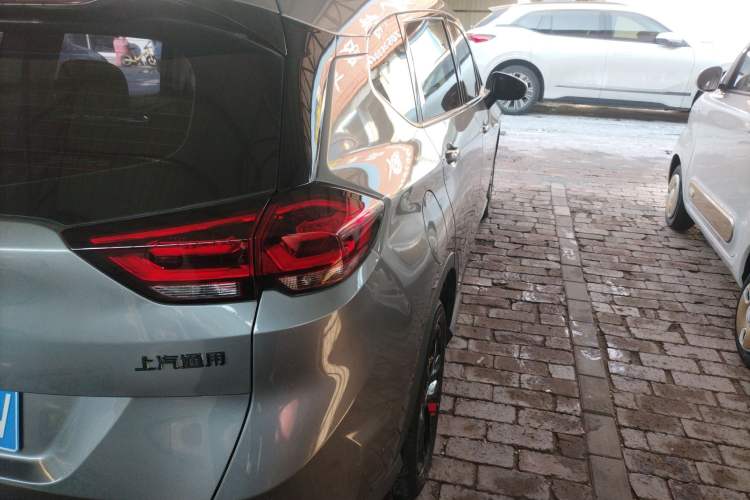 Used Chevrolet Orlando 2020 Light Hybrid Redline 530T Automatic Enjoyment Edition (5+2 Models)
