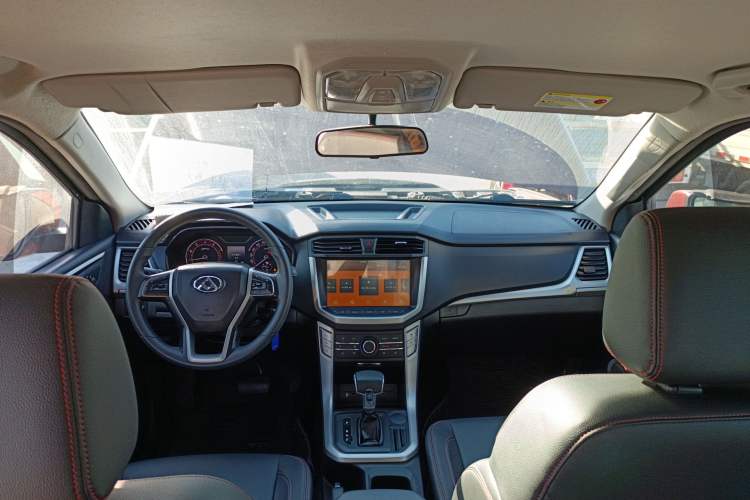 Used SAIC MAXUS T60 2017 2.0T Gasoline Automatic Two-Wheel Drive High-Ride Elite Standard Cabin
