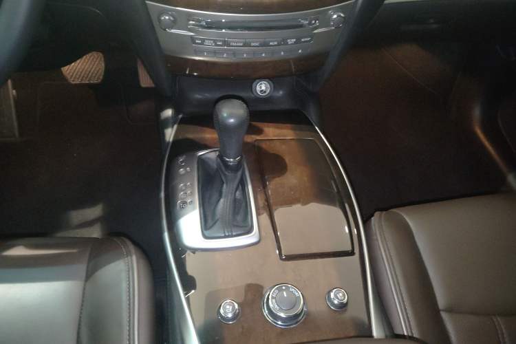 Used Infiniti QX60 2014 2.5 S/C Hybrid All-Wheel-Drive Versatile Edition
