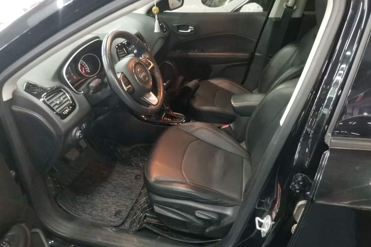 Used  Compass 2019 220T Automatic Family Edition