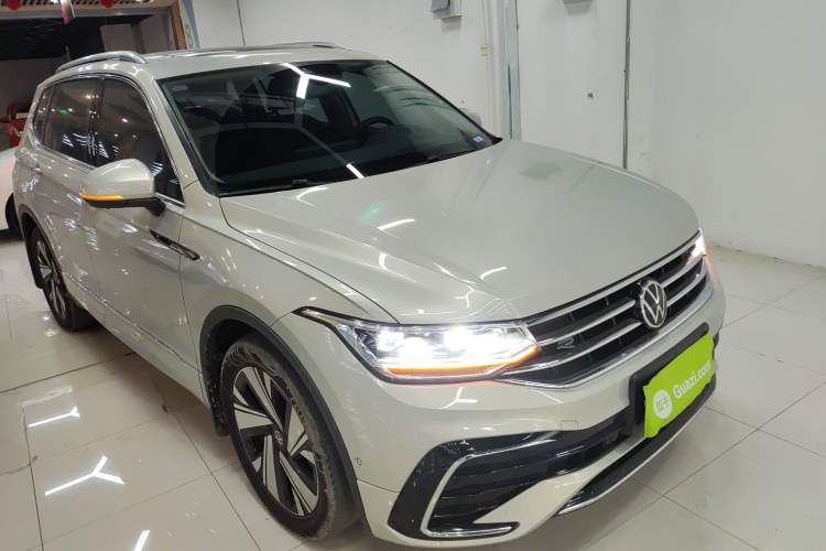 Used Volkswagen Tiguan L 2023 Restyled 330TSI Automatic Two-Wheel Drive R-Line Enhanced Comfort Version