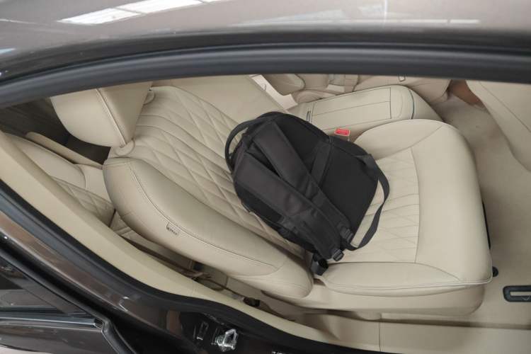 Used Buick GL8 2023 Facelifted Land Cruiser Executive Luxury Version