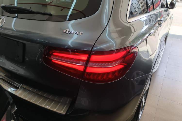 Used Mercedes-Benz GLC 2016 GLC 260 4MATIC Luxury Model
