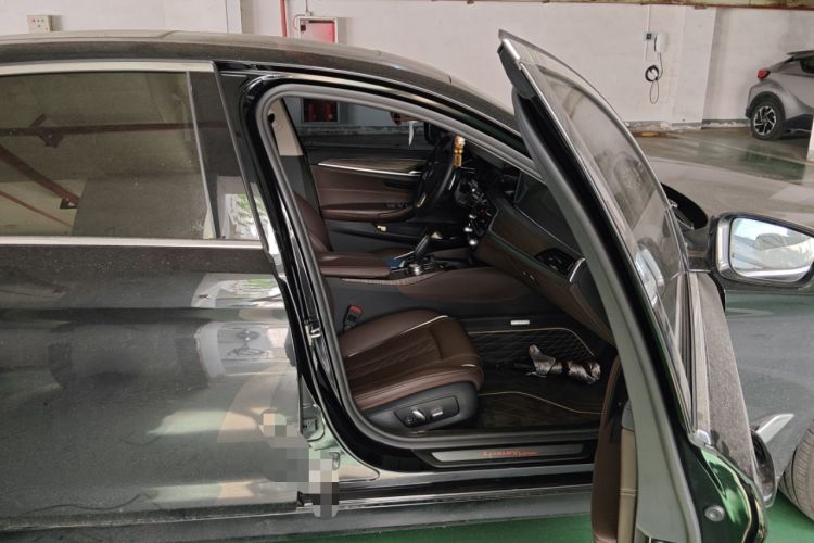 Used BMW 5 Series 2019 530Li Luxury Edition Premium Package
