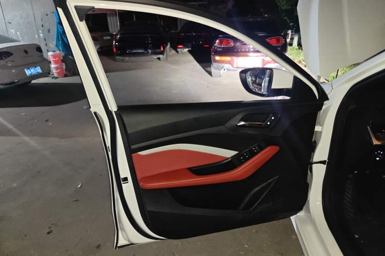 Used MG 5 2022 180 DVVT CVT Youth Luxury Edition
