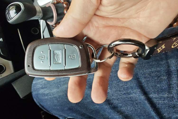 Used Hyundai Elantra (6th Generation / Lingdong) 2016 1.6L Automatic ZhiXuan · Luxury Version
