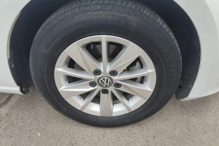 Used Volkswagen Golf 2016 1.6L Automatic Fashion Model
