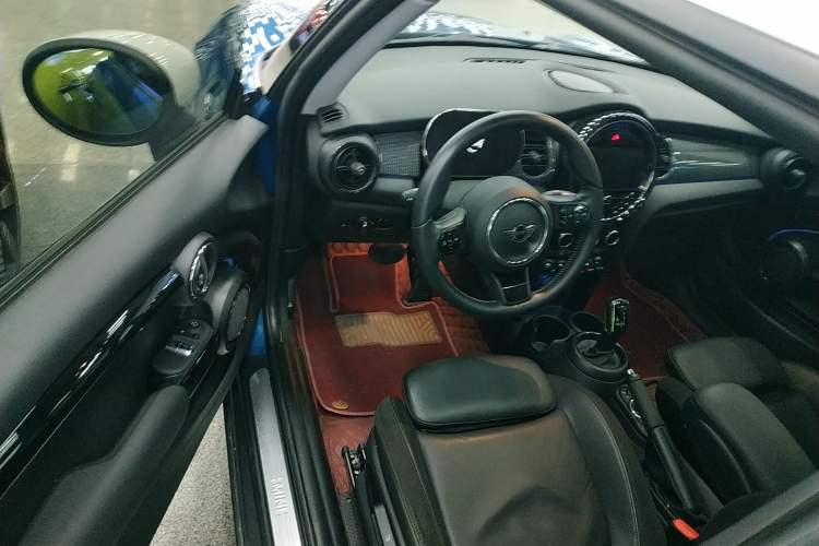 Used  MINI 2022 Updated 1.5T COOPER Artist
