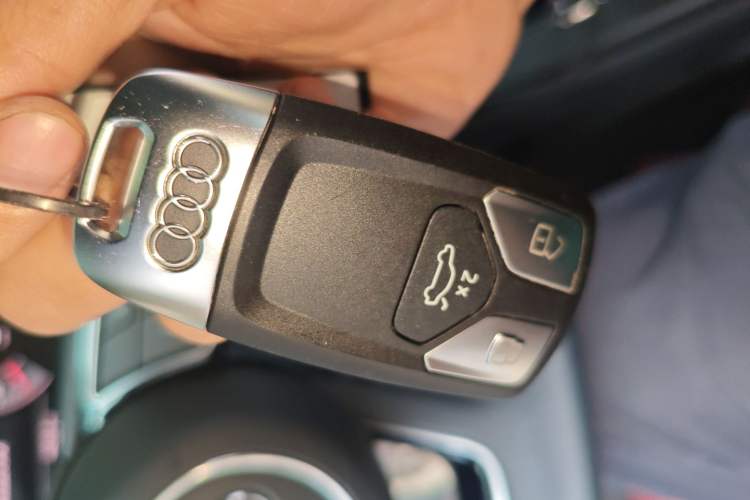 Used Audi A4L 2022 40 TFSI Luxury Dynamic Model
