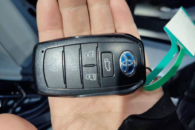 Used Toyota Sienna 2021 2.5L Hybrid Luxury Edition