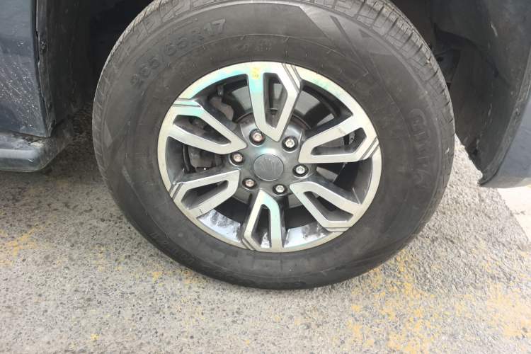 Used JMC DaDao 2023 Pursuer 2.3T Diesel Automatic 4x4 Standard-Wheel Prestige Model