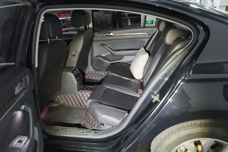 Used Volkswagen Magotan 2018 Facelift 330TSI DSG Luxury Model
