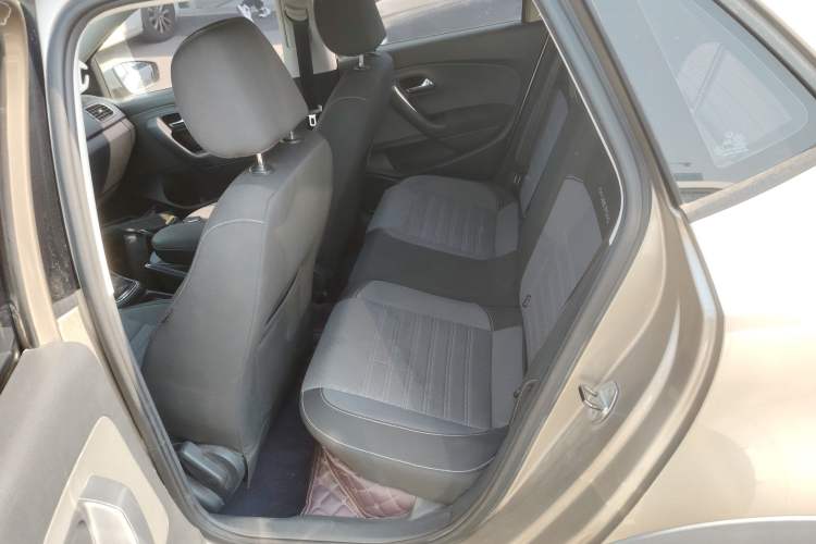 Used Volkswagen Polo 2014 1.6L Cross Polo Automatic