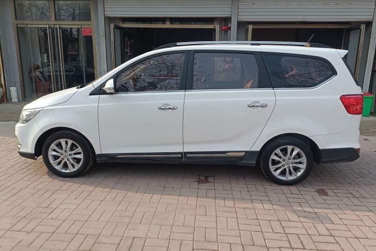 Used Baojun 730 2016 1.5L Manual Comfort Version 7 Seats China V Emission Standard
