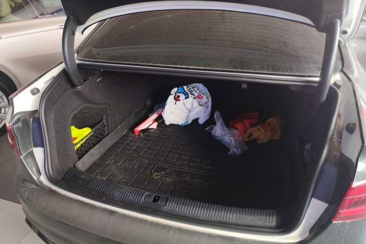 Used Audi A4L 2018 30th Anniversary Edition 40 TFSI Fashion Model
