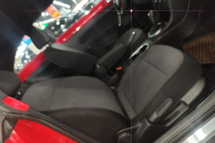 Used Volkswagen Beetle 2015 180TSI model
