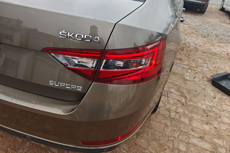 Used Skoda Superb 2016 TSI280 DSG Innovation Edition
