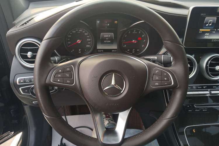 Used Mercedes-Benz GLC 2019 Facelift GLC 260 L 4MATIC Luxury Model
